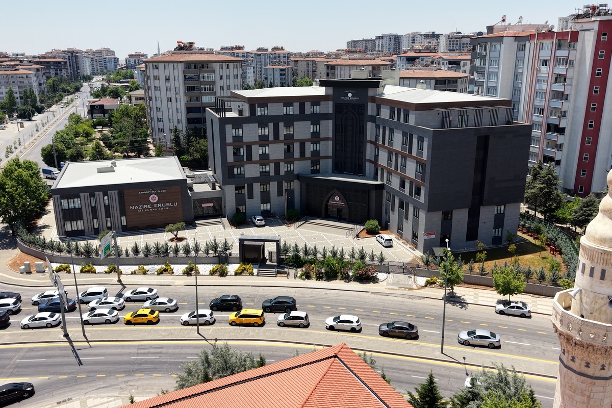 Nazire Eruslu Kız Kur’an Kursu Thumbnail 2